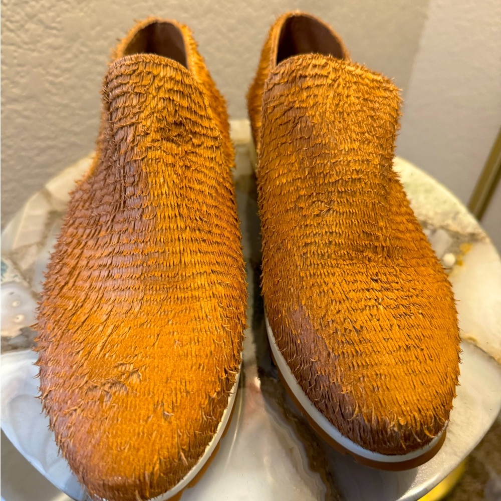 Brown casual loafer size 6